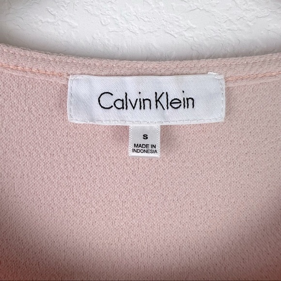 Calvin Klein V Cut Out Sleeveless Blouse Size Small - Picture 2 of 5